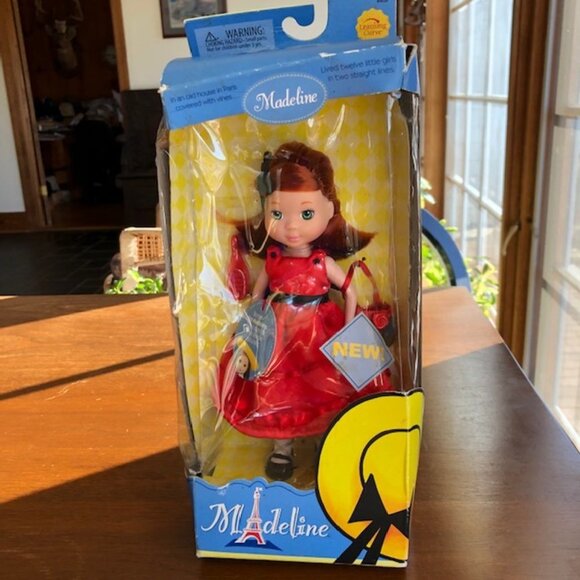 LEARNING CURVE Madeline Poseable Doll 2003 - Picture 1 of 15